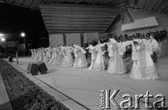 Czerwiec 1976, Zielona Góra, Polska.
Zespół folklorystyczny na XII Festiwalu Piosenki Radzieckiej.
Fot. Romuald Broniarek, zbiory Ośrodka KARTA