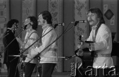 Czerwiec 1976, Zielona Góra, Polska.
Uczestnicy XII Festiwalu Piosenki Radzieckiej w czasie koncertu.
Fot. Romuald Broniarek, zbiory Ośrodka KARTA