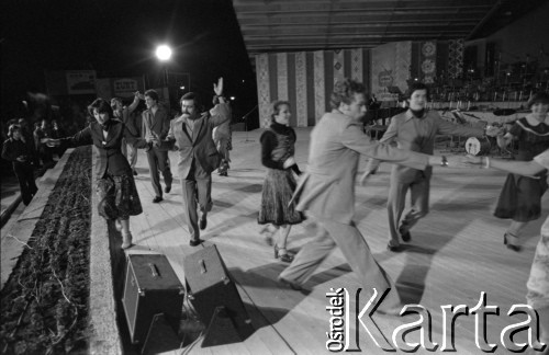 Czerwiec 1976, Zielona Góra, Polska.
Próby przed koncertem w czasie XII Festiwalu Piosenki Radzieckiej.
Fot. Romuald Broniarek, zbiory Ośrodka KARTA