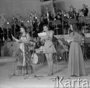 Czerwiec 1976, Zielona Góra, Polska.
Zespół wokalny w czasie występu na XII Festiwalu Piosenki Radzieckiej.
Fot. Romuald Broniarek, zbiory Ośrodka KARTA