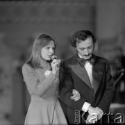 Czerwiec 1976, Zielona Góra, Polska. 
 XII Festiwal Piosenki Radzieckiej. Z prawej dyrygent orkiestry festiwalowej Czesław Majewski.
Fot. Romuald Broniarek, zbiory Ośrodka KARTA