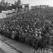 10-12.06.1977, Zielona Góra, Polska.
Publiczność na widowni XIII Festiwal Piosenki Radzieckiej. 
Fot. Romuald Broniarek, zbiory Ośrodka KARTA

