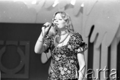 10-12.06.1977, Zielona Góra, Polska.
Irena Woźniacka na XIII Festiwalu Piosenki Radzieckiej. 
Fot. Romuald Broniarek, zbiory Ośrodka KARTA
