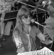 Czerwiec 1979, Zielona Góra, Polska.
Uczestniczka XV Festiwalu Piosenki Radzieckiej. 
Fot. Romuald Broniarek, zbiory Ośrodka KARTA
