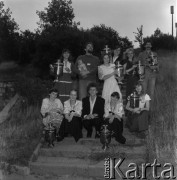 Czerwiec 1979, Zielona Góra, Polska.
Grupa uczestników XV Festiwalu Piosenki Radzieckiej z pucharami.  
Fot. Romuald Broniarek, zbiory Ośrodka KARTA
