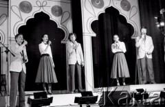 1981, Inowrocław, Polska.
Uczestnicy eliminacji do XVII Festiwalu Piosenki Radzieckiej w Zielonej Górze.
Fot. Romuald Broniarek, zbiory Ośrodka KARTA