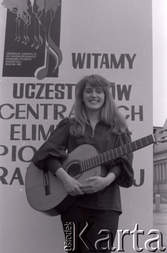 1981, Radom, Polska.
Uczestniczka eliminacji do XVII Festiwalu Piosenki Radzieckiej w Zielonej Górze. 
Fot. Romuald Broniarek, zbiory Ośrodka KARTA