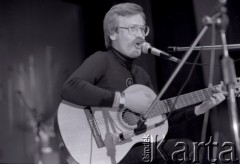 1981, Radom, Polska.
Występ podczas eliminacji do XVII Festiwalu Piosenki Radzieckiej w Zielonej Górze.
Fot. Romuald Broniarek, zbiory Ośrodka KARTA
