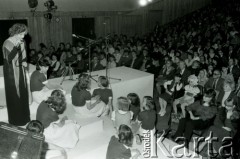 1981, Radom, Polska.
Występ podczas eliminacji do XVII Festiwalu Piosenki Radzieckiej w Zielonej Górze.
Fot. Romuald Broniarek, zbiory Ośrodka KARTA