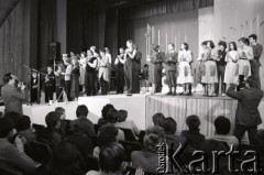 1981, Radom, Polska.
Występ podczas eliminacji do XVII Festiwalu Piosenki Radzieckiej w Zielonej Górze.
Fot. Romuald Broniarek, zbiory Ośrodka KARTA