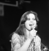Kwiecień 1982, Radom, Polska.
Występ podczas eliminacji do XVIII Festiwalu Piosenki Radzieckiej.
Fot. Romuald Broniarek, zbiory Ośrodka KARTA