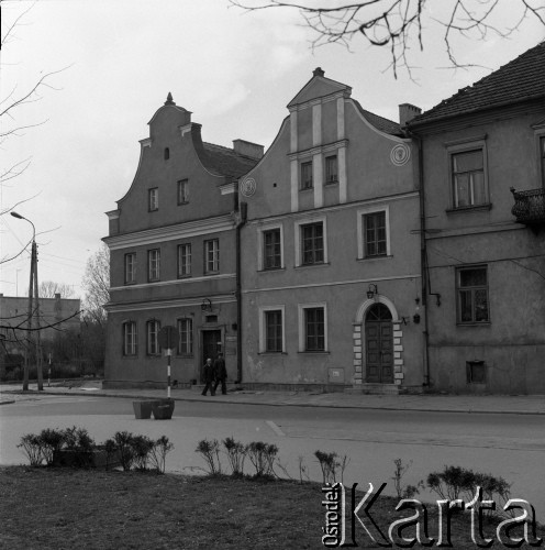 Kwiecień 1982, Radom, Polska.
Kamienice. Zdjęcie zrobione podczas eliminacji do XVIII Festiwalu Piosenki Radzieckiej.
Fot. Romuald Broniarek, zbiory Ośrodka KARTA