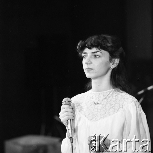 Kwiecień 1982, Radom, Polska.
Występ podczas eliminacji do XVIII Festiwalu Piosenki Radzieckiej.
Fot. Romuald Broniarek, zbiory Ośrodka KARTA