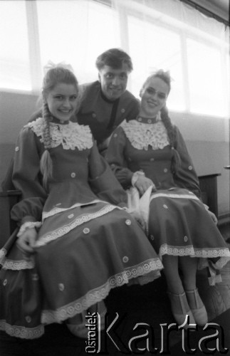 Maj 1982, Tarnów, Polska.
Uczestnicy biorący udział w eliminacjach do XVIII Festiwalu Piosenki Radzieckiej.
Fot. Romuald Broniarek, zbiory Ośrodka KARTA