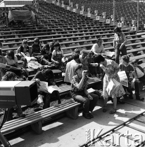 Czerwiec 1982, Zielona Góra, Polska.
Uczestnicy XVIII Festiwalu Piosenki Radzieckiej w czasie prób.
Fot. Romuald Broniarek, zbiory Ośrodka KARTA
