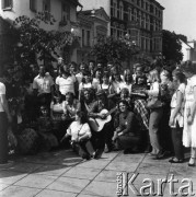 Czerwiec 1982, Zielona Góra, Polska.
Grupa uczestników biorąca udział w XVIII Festiwalu Piosenki Radzieckiej.
Fot. Romuald Broniarek, zbiory Ośrodka KARTA