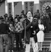 Czerwiec 1982, Zielona Góra, Polska.
Uczestnicy XVIII Festiwalu Piosenki Radzieckiej w czasie prób.
Fot. Romuald Broniarek, zbiory Ośrodka KARTA
