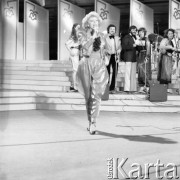 Czerwiec 1982, Zielona Góra, Polska.
Występ uczestniczki podczas XVIII Festiwalu Piosenki Radzieckiej.
Fot. Romuald Broniarek, zbiory Ośrodka KARTA