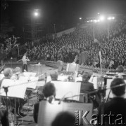 Czerwiec 1982, Zielona Góra, Polska.
Występ Ireny Woźniackiej na XVIII Festiwalu Piosenki Radzieckiej.
Fot. Romuald Broniarek, zbiory Ośrodka KARTA