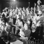 Czerwiec 1982, Zielona Góra, Polska.
Publiczność na XVIII Festiwalu Piosenki Radzieckiej.
Fot. Romuald Broniarek, zbiory Ośrodka KARTA