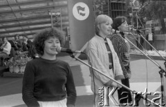 Czerwiec 1983, Zielona Góra, Polska.
Laureatki XIX Festiwalu Piosenki Radzieckiej.  
Fot. Romuald Broniarek, zbiory Ośrodka KARTA