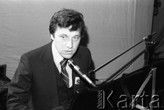 Kwiecień 1984, Radom, Polska.
Występ podczas eliminacji do XX Festiwalu Piosenki Radzieckiej.
Fot. Romuald Broniarek, zbiory Ośrodka KARTA