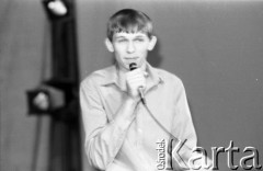 Kwiecień 1984, Radom, Polska.
Występ podczas eliminacji do XX Festiwalu Piosenki Radzieckiej. 
Fot. Romuald Broniarek, zbiory Ośrodka KARTA