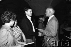 Czerwiec 1984, Zielona Góra, Polska.
XX Festiwal Piosenki Radzieckiej. Uroczystość wręczenia odznaczeń i dyplomów.
Fot. Romuald Broniarek, zbiory Ośrodka KARTA
