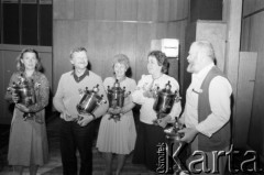 Czerwiec 1984, Zielona Góra, Polska.
XX Festiwal Piosenki Radzieckiej. Uroczystość wręczenia odznaczeń.
Fot. Romuald Broniarek, zbiory Ośrodka KARTA