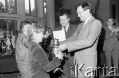 Czerwiec 1984, Zielona Góra, Polska.
XX Festiwal Piosenki Radzieckiej. Wręczenie nagród.
Fot. Romuald Broniarek, zbiory Ośrodka KARTA