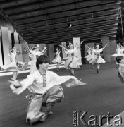 Czerwiec 1984, Zielona Góra, Polska.
XX Festiwal Piosenki Radzieckiej. Dziecięcy zespół folklorystyczny w strojach ludowych.
Fot. Romuald Broniarek, zbiory Ośrodka KARTA