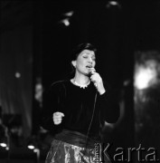 Czerwiec 1984, Zielona Góra, Polska.
Uczestniczka XX Festiwalu Piosenki Radzieckiej. 
Fot. Romuald Broniarek, zbiory Ośrodka KARTA