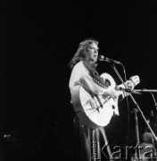 Czerwiec 1984, Zielona Góra, Polska.
Występ Żanny Biczewskiej podczas XX Festiwalu Piosenki Radzieckiej. 
Fot. Romuald Broniarek, zbiory Ośrodka KARTA
