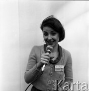 Czerwiec 1984, Zielona Góra, Polska.
Anna Bąbas, uczestniczka XX Festiwalu Piosenki Radzieckiej. 
Fot. Romuald Broniarek, zbiory Ośrodka KARTA