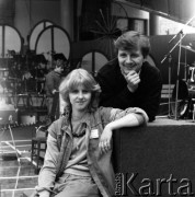 Czerwiec 1986, Zielona Góra, Polska.
XXII Festiwal Piosenki Radzieckiej - uczestnicy festiwalu. Siedzi laureatka Tatiana Kauczor (drugie miejsce w konkursie - Srebrny Samowar).
Fot. Romuald Broniarek, zbiory Ośrodka KARTA