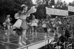 1986, Zielona Góra, Polska.
Występ zespołu dziecięcego na XXII Festiwalu Piosenki Radzieckiej. 
Fot. Romuald Broniarek, zbiory Ośrodka KARTA