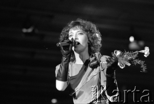 1987, Zielona Góra, Polska.
Występ uczestniczki XXIII Festiwalu Piosenki Radzieckiej. 
Fot. Romuald Broniarek, zbiory Ośrodka KARTA