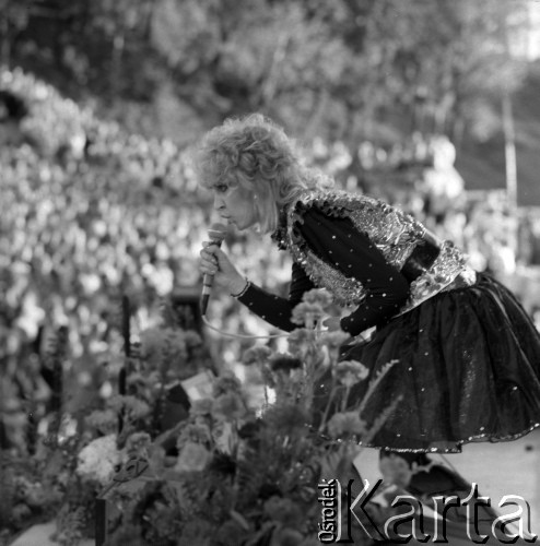 1988, Witebsk, Białoruska Socjalistyczna Republika Radziecka.
Uczestniczka I Wszechzwiązkowego Festiwalu Polskiej Piosenki.
Fot. Romuald Broniarek, zbiory Ośrodka KARTA