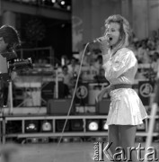 1988, Witebsk, Białoruska Socjalistyczna Republika Radziecka.
Uczestniczka I Wszechzwiązkowego Festiwalu Polskiej Piosenki.
Fot. Romuald Broniarek, zbiory Ośrodka KARTA