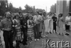1988, Witebsk, Białoruska Socjalistyczna Republika Radziecka.
Uczestnicy I Wszechzwiązkowego Festiwalu Polskiej Piosenki. 2.  z prawej Alicja Majewska, 3. Maryla Rodowicz, 5. Zbigniew Wodecki. 
Fot. Romuald Broniarek, zbiory Ośrodka KARTA
