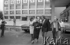 1988, Witebsk, Białoruska Socjalistyczna Republika Radziecka.
Uczestnicy I Wszechzwiązkowego Festiwalu Polskiej Piosenki.1. z lewej Alicja Majewska, 2. Maryla Rodowicz. 2. z prawej Michał Bajor.
Fot. Romuald Broniarek, zbiory Ośrodka KARTA