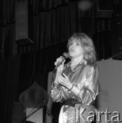 1989, Radom, Polska.
Uczestniczka eliminacji do XXV Festiwalu Piosenki Radzieckiej w Zielonej Górze. 
Fot. Romuald Broniarek, zbiory Ośrodka KARTA