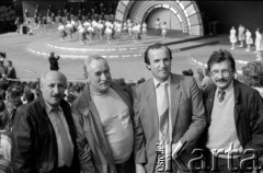 1989, Zielona Góra, Polska.
XXV Festiwal Piosenki Radzieckiej. Organizatorzy festiwalu, 2. z lewej  Stanisław Lewandowski.
Fot. Romuald Broniarek, zbiory Ośrodka KARTA