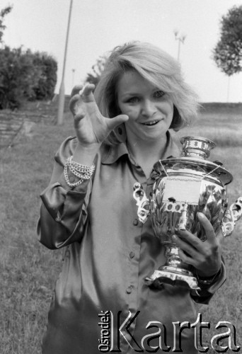 1989, Zielona Góra, Polska.
Uczestniczka XXV Festiwalu Piosenki Radzieckiej z nagrodą - samowarem.
Fot. Romuald Broniarek, zbiory Ośrodka KARTA