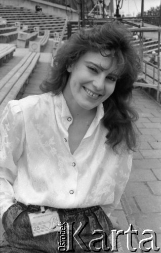 1989, Zielona Góra, Polska.
Uczestniczka XXV Festiwalu Piosenki Radzieckiej. 
Fot. Romuald Broniarek, zbiory Ośrodka KARTA