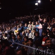 1989, Zielona Góra, Polska.
Publiczność na XXV Festiwalu Piosenki Radzieckiej. 
Fot. Romuald Broniarek, zbiory Ośrodka KARTA