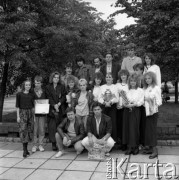 1989, Zielona Góra, Polska.
Grupa uczestników XXV Festiwalu Piosenki Radzieckiej. 
Fot. Romuald Broniarek, zbiory Ośrodka KARTA