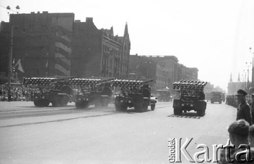 22.07.1956, Warszawa, Polska.
Uroczyste obchody Święta Odrodzenia Polski, defilada wojskowa i pokaz sprzętu wojskowego.
Fot. Romuald Broniarek, zbiory Ośrodka KARTA