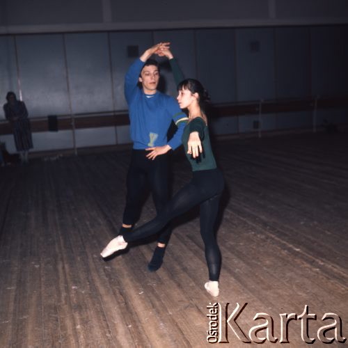 Kwiecień 1975, Warszawa, Polska.
Uczniowie szkoły baletowej podczas ćwiczeń.
Fot. Romuald Broniarek/KARTA
