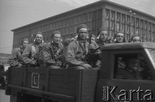 22.07.1956, Warszawa, Polska.
Uroczyste obchody Święta Odrodzenia Polski, defilada wojskowa i pokaz sprzętu wojskowego.
Fot. Romuald Broniarek, zbiory Ośrodka KARTA